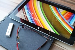 Tablet: https://pixabay.com/de/tablet-touchscreen-lesebrille-600649/